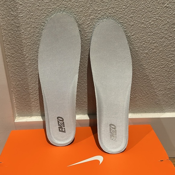 White and Silver Enzo Football Cleats - Picture 7 of 8